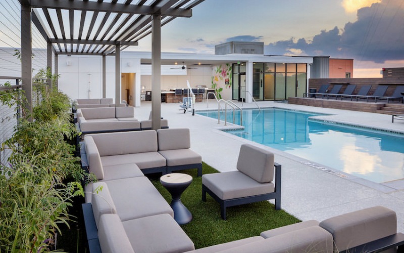 Rooftop pool and lounge 